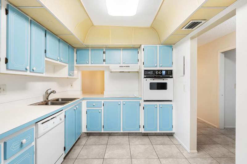 2 bedroom Villa at 5725 Fernley Drive #47, Cresthaven Condo Townhomes Sec 2, West Palm Beach — photo 5