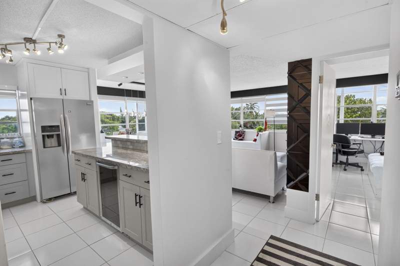2 bedroom Condominium at 2741 Taft Street #410, Watergate Condominium No 4, Hollywood — photo 3