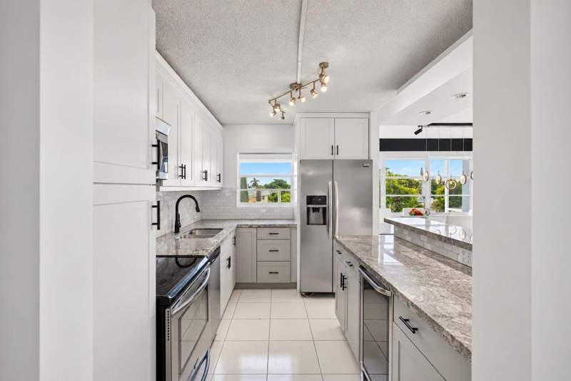 2 bedroom Condominium at 2741 Taft Street #410, Watergate Condominium No 4, Hollywood — photo 5