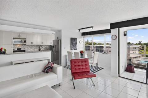 2741 Taft Street #410, Hollywood FL - photo 17 of 48