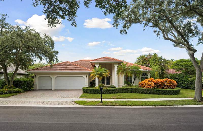 5 bedroom Single Family Residence at 2647 Edgewater Drive, Sector 7 South, Weston — photo 1