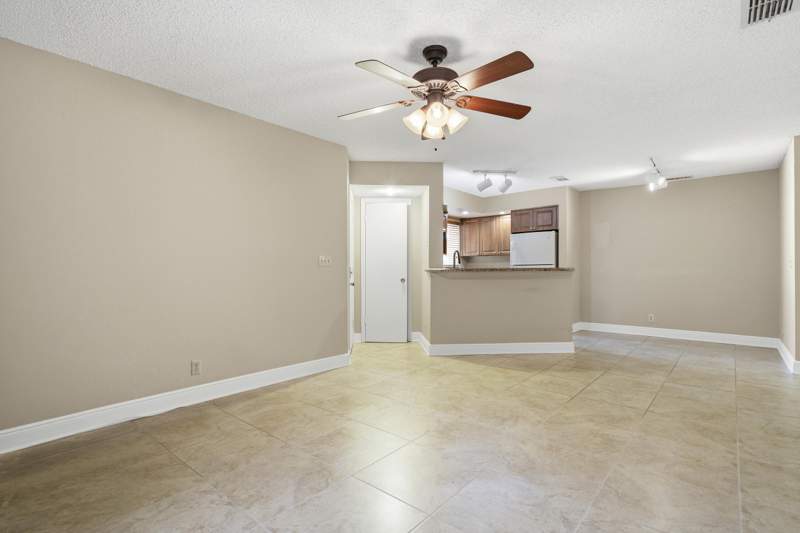 2 bedroom Condominium at 3350 Pinewalk Drive #1411, Coral Key Condo, Margate — photo 3