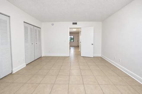 1604 Meadows Circle, Boynton Beach FL - photo 13 of 36