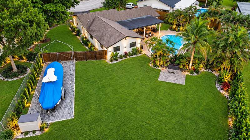 4 bedroom Single Family Residence at 8764 SW 51st Court, Timberlake, Cooper City — photo 3