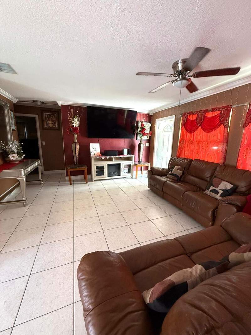 3 bedroom Single Family Residence at 1441 W Central Street, Lantana Heights 7, Lantana — photo 5