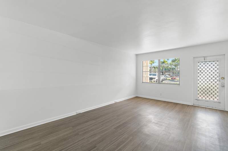 2 bedroom Condominium at 1007 Rexford A, Rexford At Century Village Condo, Boca Raton — photo 3