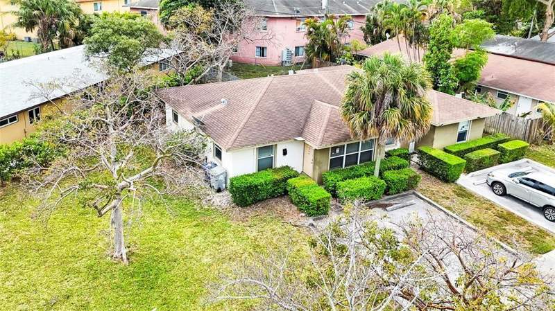 2 bedroom Single Family Residence at 330 Avondale Drive, Avondale, Pompano Beach — photo 2
