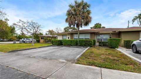 330 Avondale Drive, Pompano Beach FL - photo 6 of 28