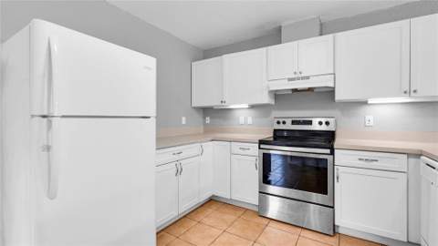 330 Avondale Drive, Pompano Beach FL - photo 14 of 28