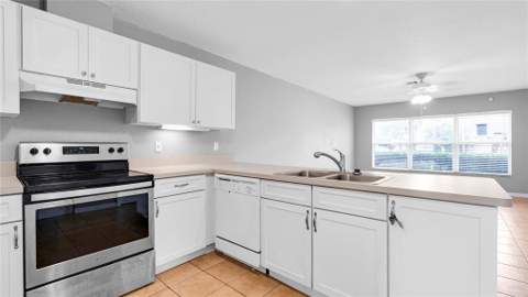 330 Avondale Drive, Pompano Beach FL - photo 15 of 28