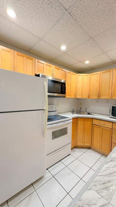 1560 McKinley Street #111W, Hollywood FL - photo 6 of 11
