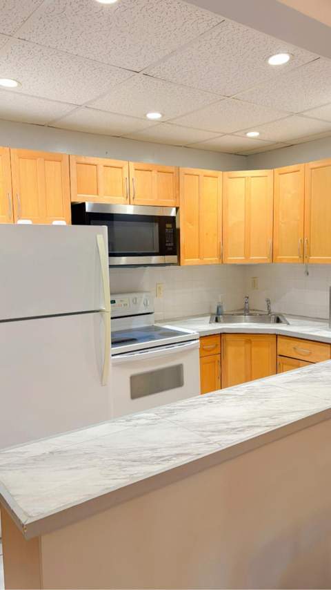 1560 McKinley Street #111W, Hollywood FL - photo 7 of 11
