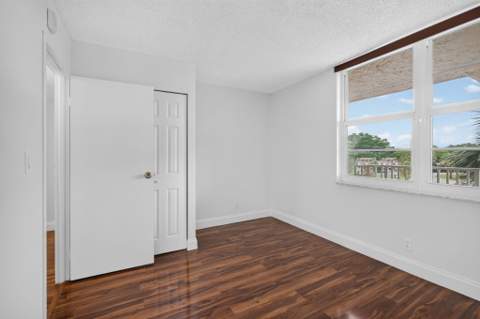 250 Jacaranda Drive #411, Plantation FL - photo 15 of 26
