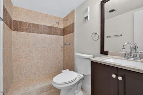 250 Jacaranda Drive #411, Plantation FL - photo 16 of 26