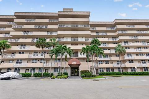 250 Jacaranda Drive #411, Plantation FL - photo 23 of 26