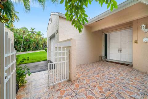 225 N Lakeshore Drive, Hypoluxo FL - photo 10 of 89