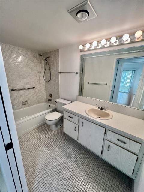 3002 Newcastle A, Boca Raton FL - photo 12 of 19