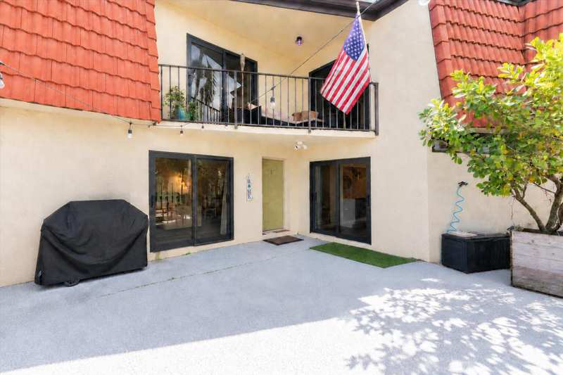 2 bedroom Townhouse at 3750 Victoria Drive, Somerset, West Palm Beach — photo 1