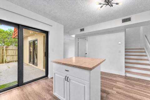 3750 Victoria Drive, West Palm Beach FL - photo 7 of 23