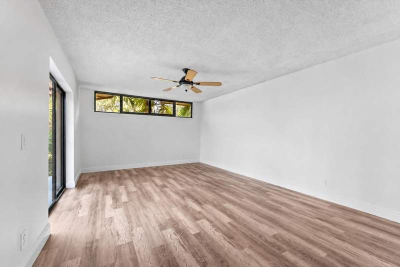 2 bedroom Townhouse at 3750 Victoria Drive, Somerset, West Palm Beach — photo 2