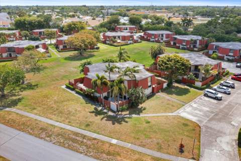 3750 Victoria Drive, West Palm Beach FL - photo 17 of 23