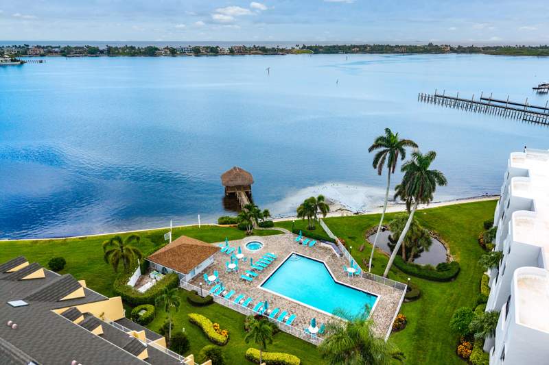 3 bedroom Villa at 225 N Lakeshore Drive, Lakeshore North, Hypoluxo — photo 3