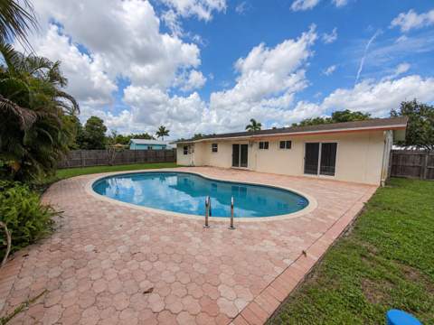 6884 NW 12th Street, Plantation FL - photo 16 of 17