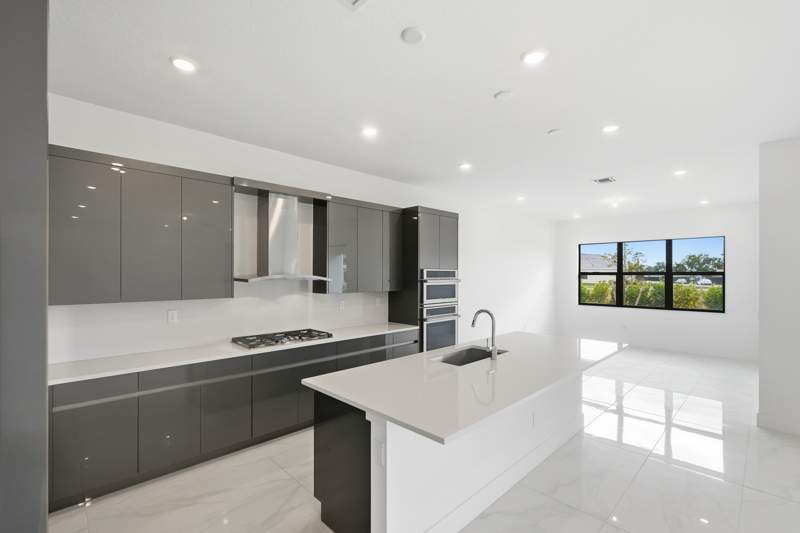 5 bedroom Single Family Residence at 7707 Laurel Park Drive, Whitmore Estates, Lake Worth — photo 3