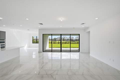7707 Laurel Park Drive, Lake Worth FL - photo 12 of 55