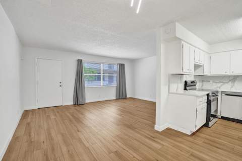 1100 SE 4th Avenue #5, Deerfield Beach FL - photo 19 of 27