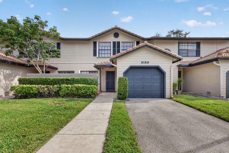 3 bedroom Townhouse at 9189 VINEYARD LAKE Drive, VINEYARDS OF PLANTATION CONDO, Plantation — photo 1