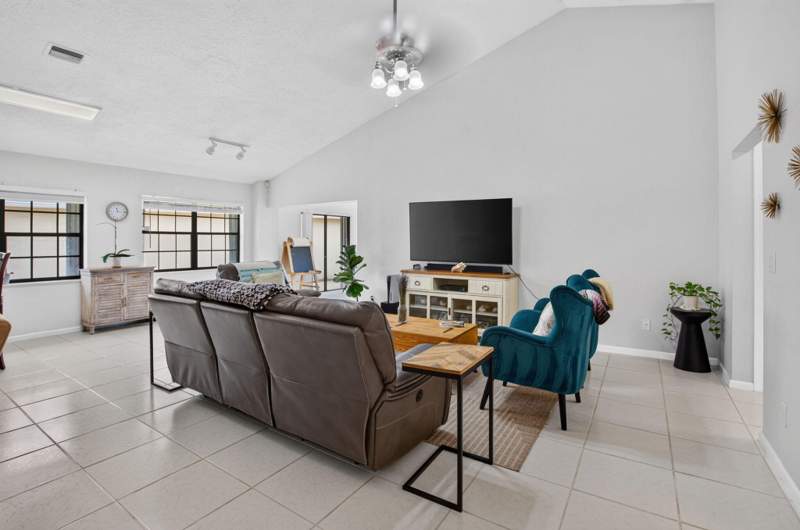 3 bedroom Single Family Residence at 6851 Bitterbush Place, Cambridge at Aberdeen, Boynton Beach — photo 4