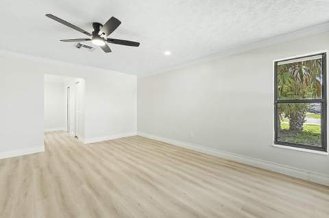 4800 Myrtle Drive, Fort Pierce FL - photo 14 of 51