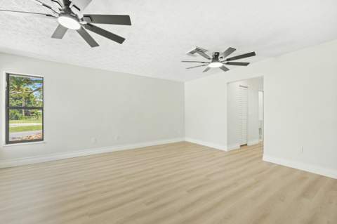4800 Myrtle Drive, Fort Pierce FL - photo 17 of 51