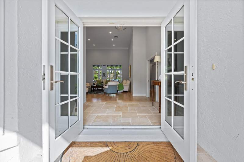 3 bedroom Single Family Residence at 116 Echo Drive, Loxahatchee Club At Maplewood 3 Ph 2, Jupiter — photo 4