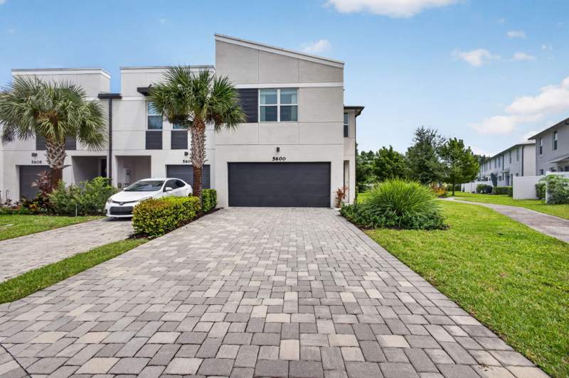 3 bedroom Townhouse at 5600 Mentmore Drive, Enclave At Mangonia Park, West Palm Beach — photo 3