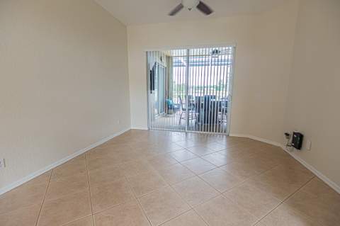 208 SW Whitewood Drive, Port St. Lucie FL - photo 12 of 32
