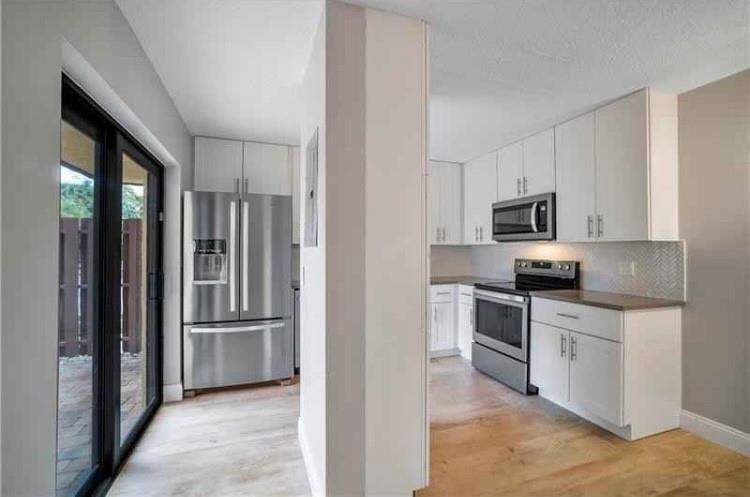 2 bedroom Townhouse at 825 Center Street #26A, Jupiter Plantation Ph II, Jupiter — photo 5