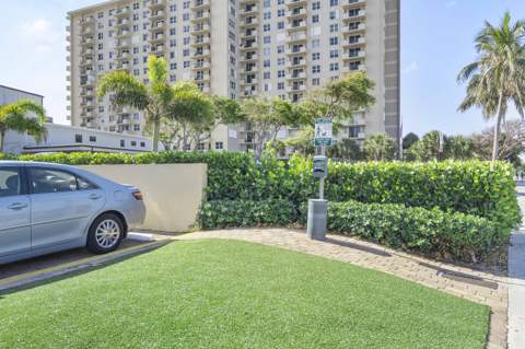 1900 S Ocean Boulevard #14T, Lauderdale-By-The-Sea FL - photo 21 of 40