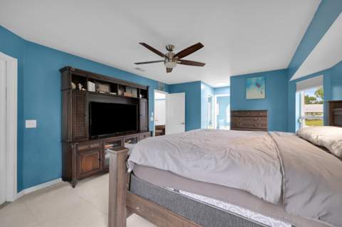 202 SE Grove Avenue, Port St. Lucie FL - photo 15 of 55