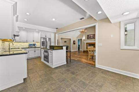 5703 Lago Del Sol Drive, Lake Worth FL - photo 23 of 63