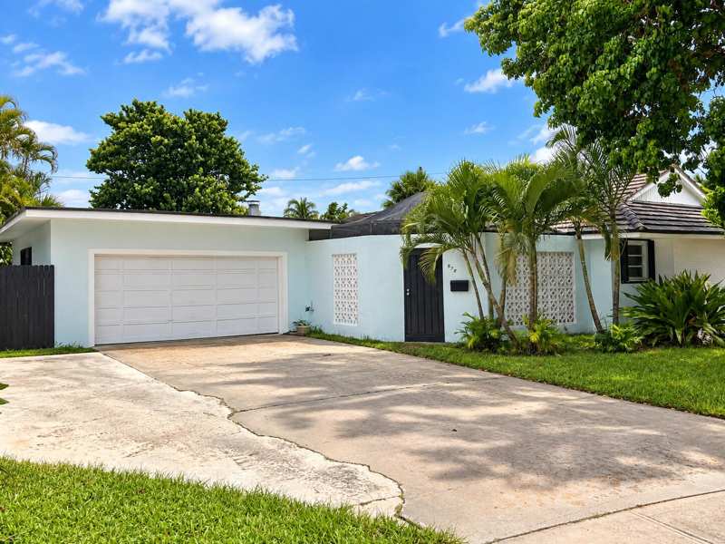 4 bedroom Single Family Residence at 878 Fathom Court, Yacht Club, North Palm Beach — photo 1