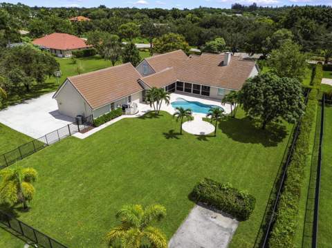 5703 Lago Del Sol Drive, Lake Worth FL - photo 9 of 63