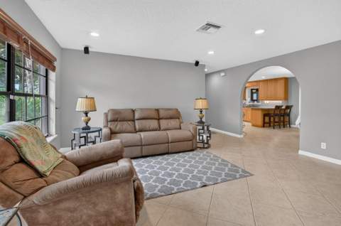 4746 Canal Drive, Lake Worth FL - photo 10 of 71