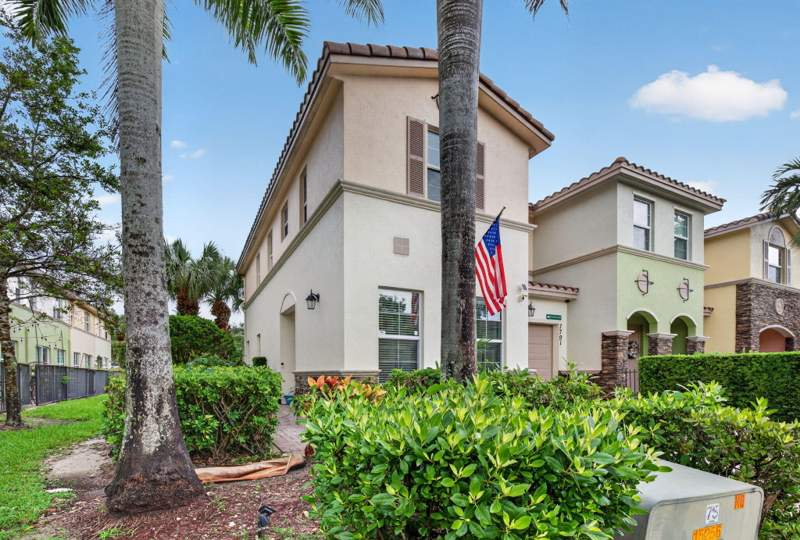 4 bedroom Townhouse at 7791 SW 52nd Place #7791, Belle Tara, Davie — photo 3