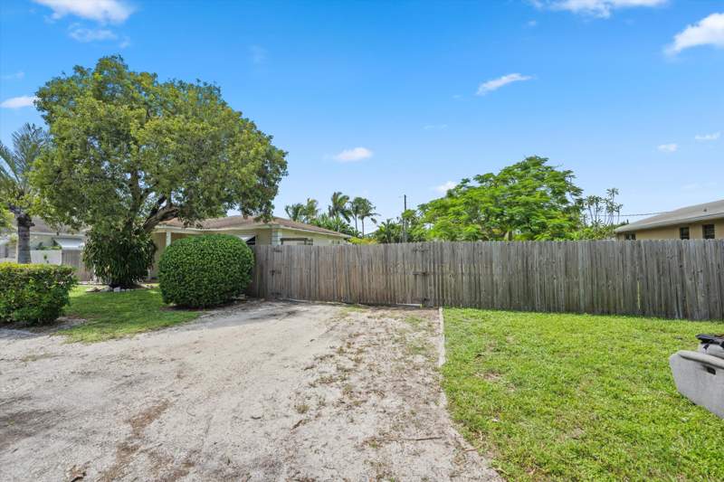 2 bedroom Single Family Residence at 711 E Coast Avenue, Greynolds Highlands Unit 1, Lantana — photo 4