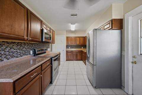 711 E Coast Avenue, Lantana FL - photo 9 of 17