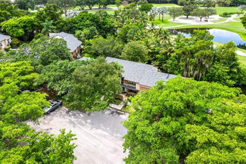 209 Wimbledon Lakes Drive, Plantation FL - photo 22 of 24