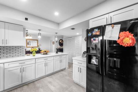 209 Wimbledon Lakes Drive, Plantation FL - photo 8 of 24