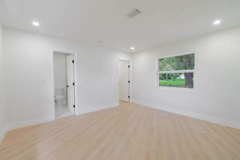 413 N Ware Drive, West Palm Beach FL - photo 6 of 25